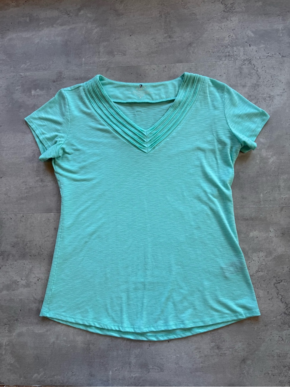 Kuhl V Neck Short Sleeve Pleated Top, Aqua Size Medium